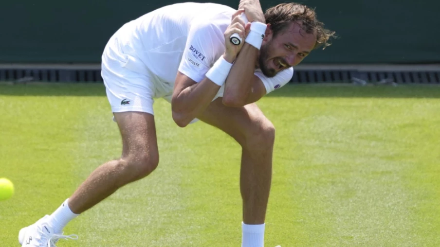 Medvedev éliminé à Wimbledon, Sabalenka brille au premier tour Medvedev éliminé à Wimbledon, Sabalenka brille au premier tour