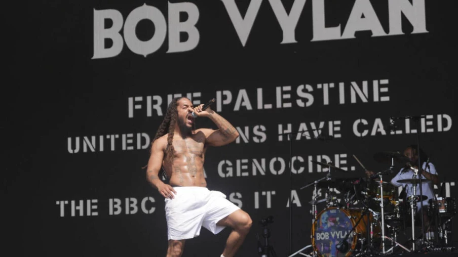Enquête sur Bob Vylan pour propos anti-israéliens à Glastonbury Enquête sur Bob Vylan pour propos anti-israéliens à Glastonbury