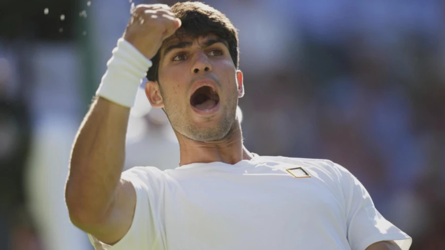 Carlos Alcaraz triomphe difficilement contre Fognini à Wimbledon