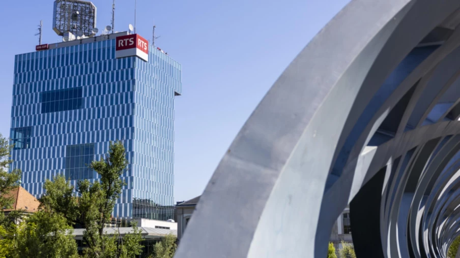 Rachat de la Tour RTS par Hans-Wilsdorf, Le Temps s'y installe