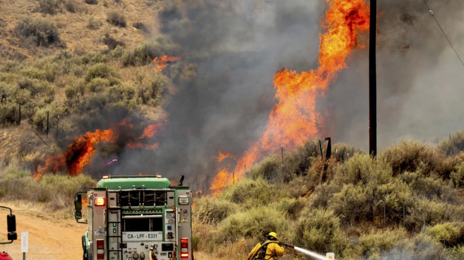 Californie : incendie majeur ravage 28'300 hectares et mobilise 600 pompiers Californie : incendie majeur ravage 28'300 hectares et mobilise 600 pompiers