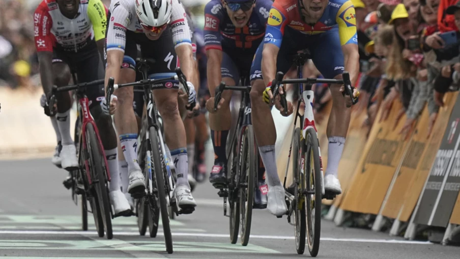 Tour de France : Victoire de Merlier et Chutes en 3e Étape