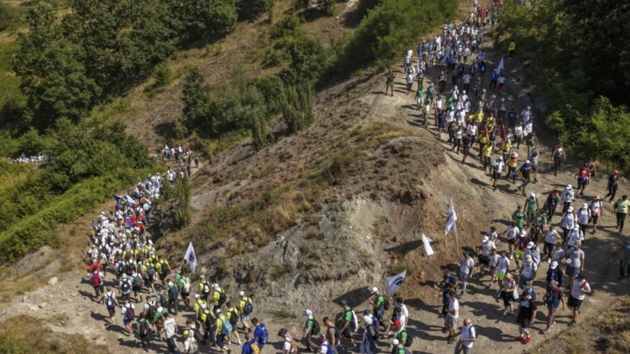 Marche commémorative en Bosnie : hommage aux victimes de Srebrenica