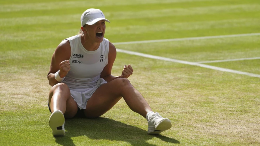Iga Swiatek remporte Wimbledon et son 6e Grand Chelem