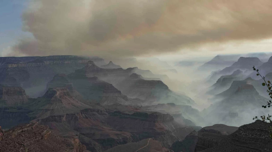 Rive nord du Grand Canyon fermée en 2025 après incendies dévastateurs