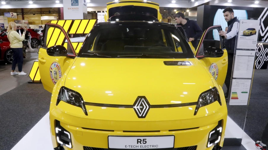 Renault : ventes semestrielles stables malgré baisse des utilitaires