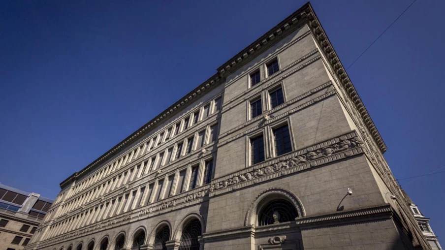 Prévisions de lourdes pertes semestrielles pour la BNS, selon UBS