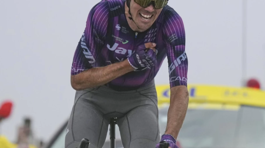 Tour de France : Ben O'Connor triomphe en solo à la 18e étape