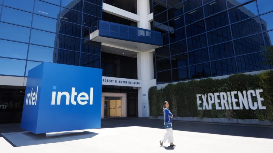 Intel réduit ses frais pour compenser son retard dans l'IA