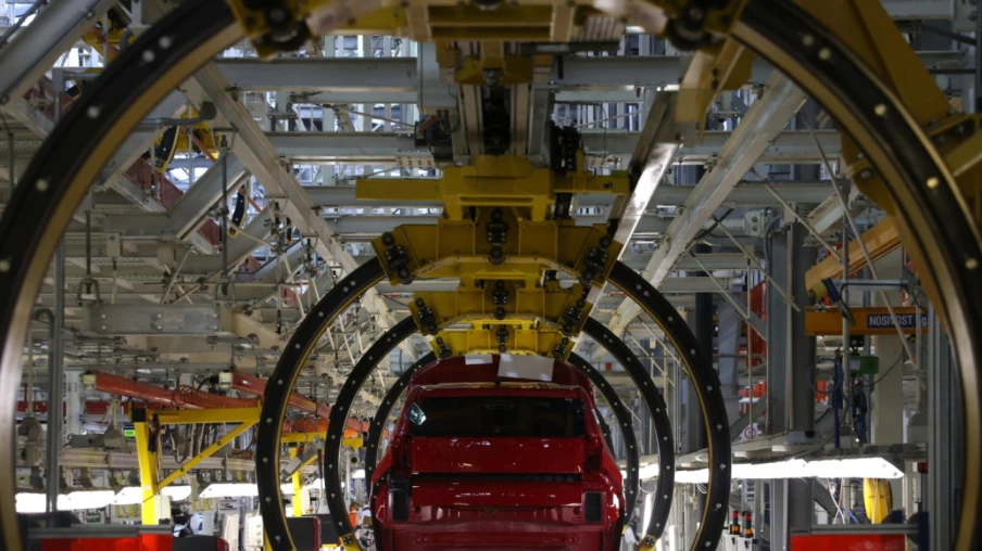 Stellantis vise croissance malgré impact des droits de douane de Trump