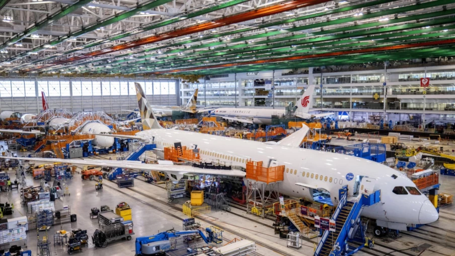 Boeing réduit sa perte trimestrielle, améliore ses résultats 2023