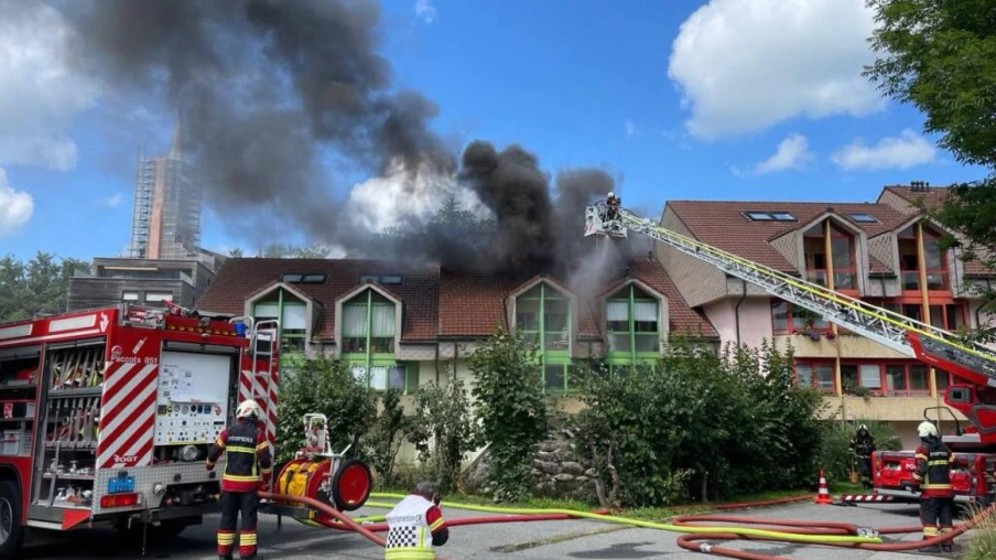 Incendie à Châtel-St-Denis : 20 Évacués et Enquête en Cours Incendie à Châtel-St-Denis : 20 Évacués et Enquête en Cours
