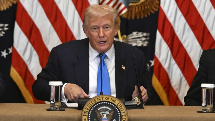 Droits de douane de Trump: hausse imminente et impacts économiques Droits de douane de Trump: hausse imminente et impacts économiques