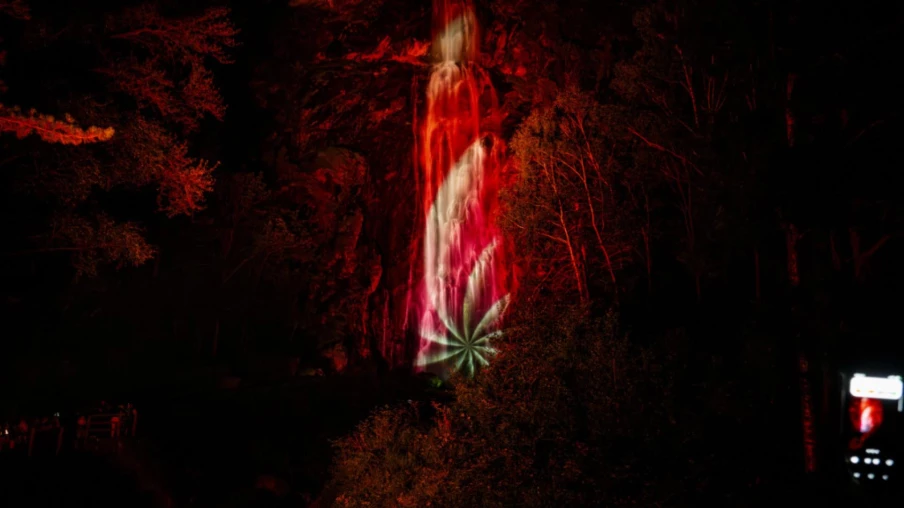 Spectacle immersif à Vernayaz: Son et Lumière à la Cascade Pissevache