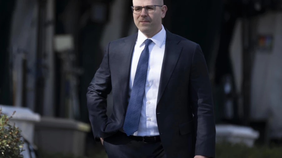 Trump nomme Stephen Miran à la Fed pour influencer les taux d'intérêt