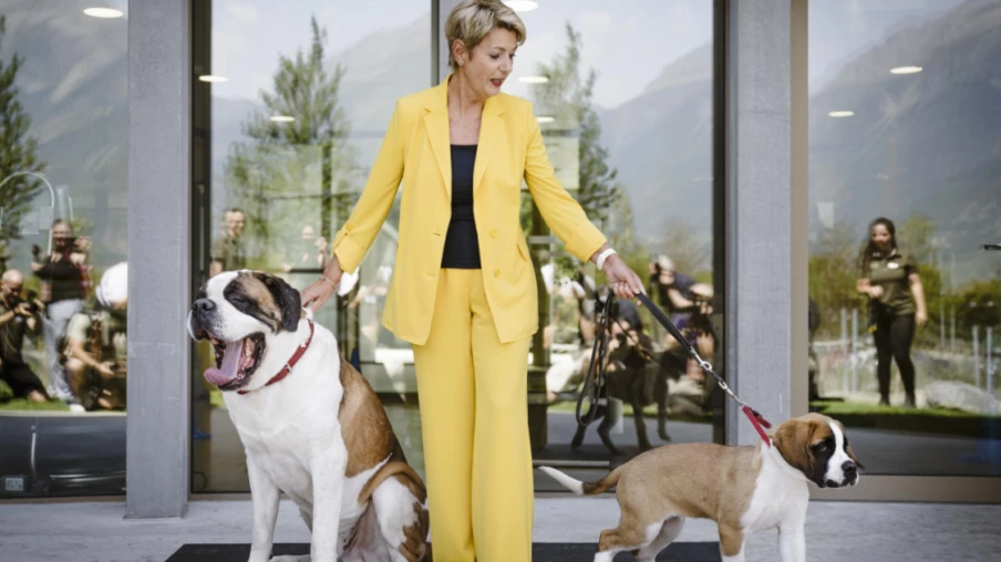 Karin Keller-Sutter inaugure le Barryland des St-Bernard à Martigny