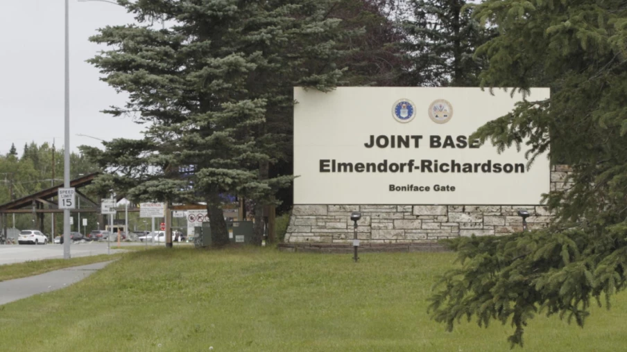 Sommet Trump-Poutine sur la base Elmendorf-Richardson en Alaska