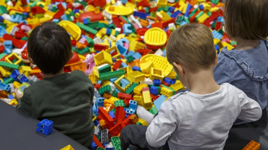 Lego vise de nouvelles parts de marché après un semestre solide